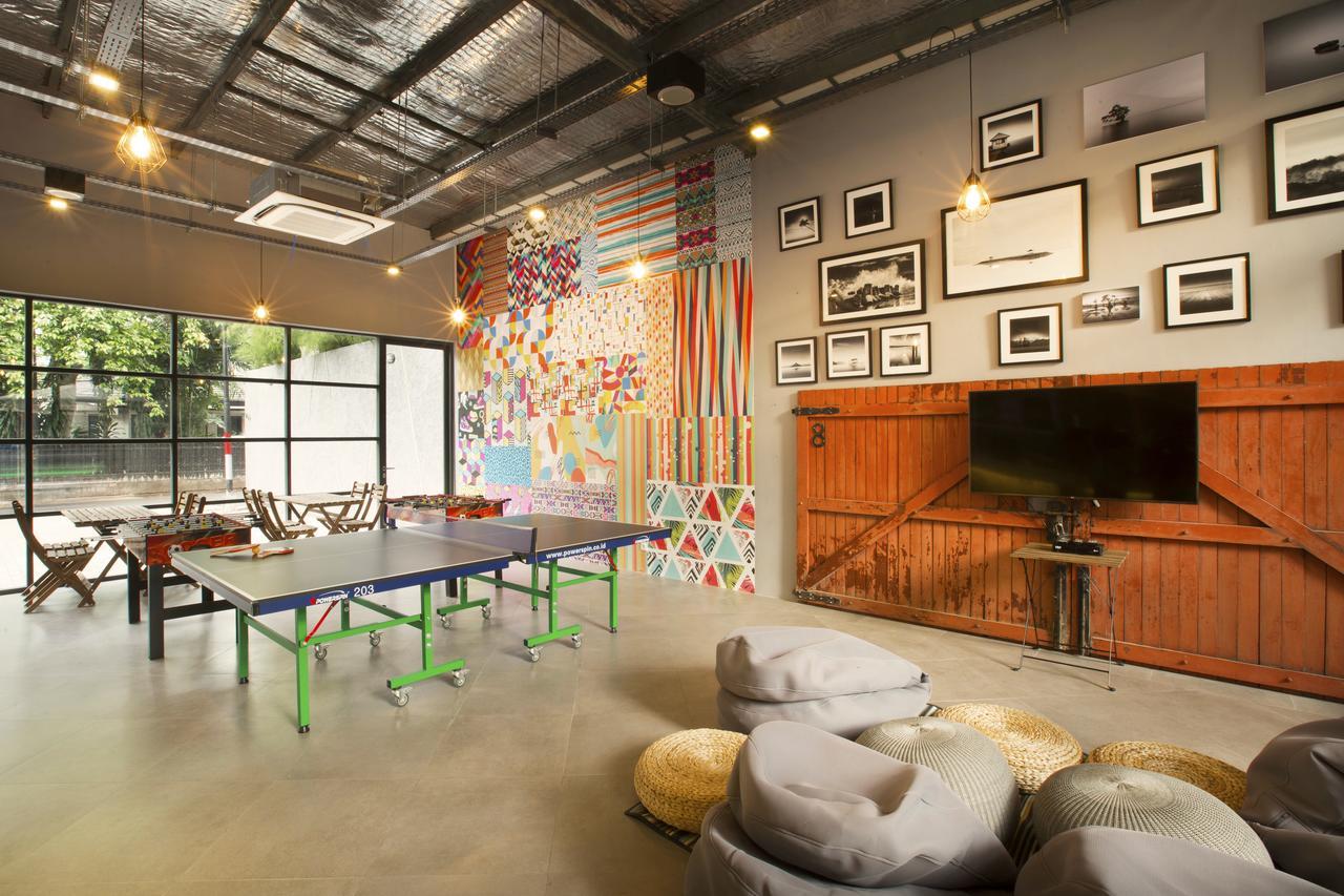 Nomad Hostel Kemang Jakarta Exterior foto